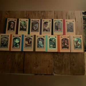 ENTIRE Series of unfortunate events series :)